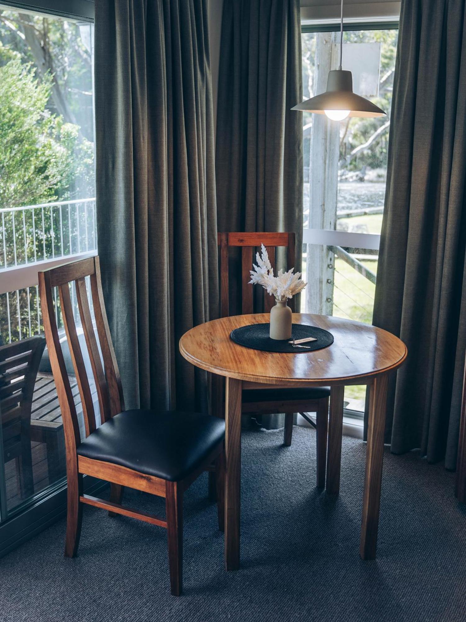 Risby Cove Boutique Hotel สตรอน ภายนอก รูปภาพ