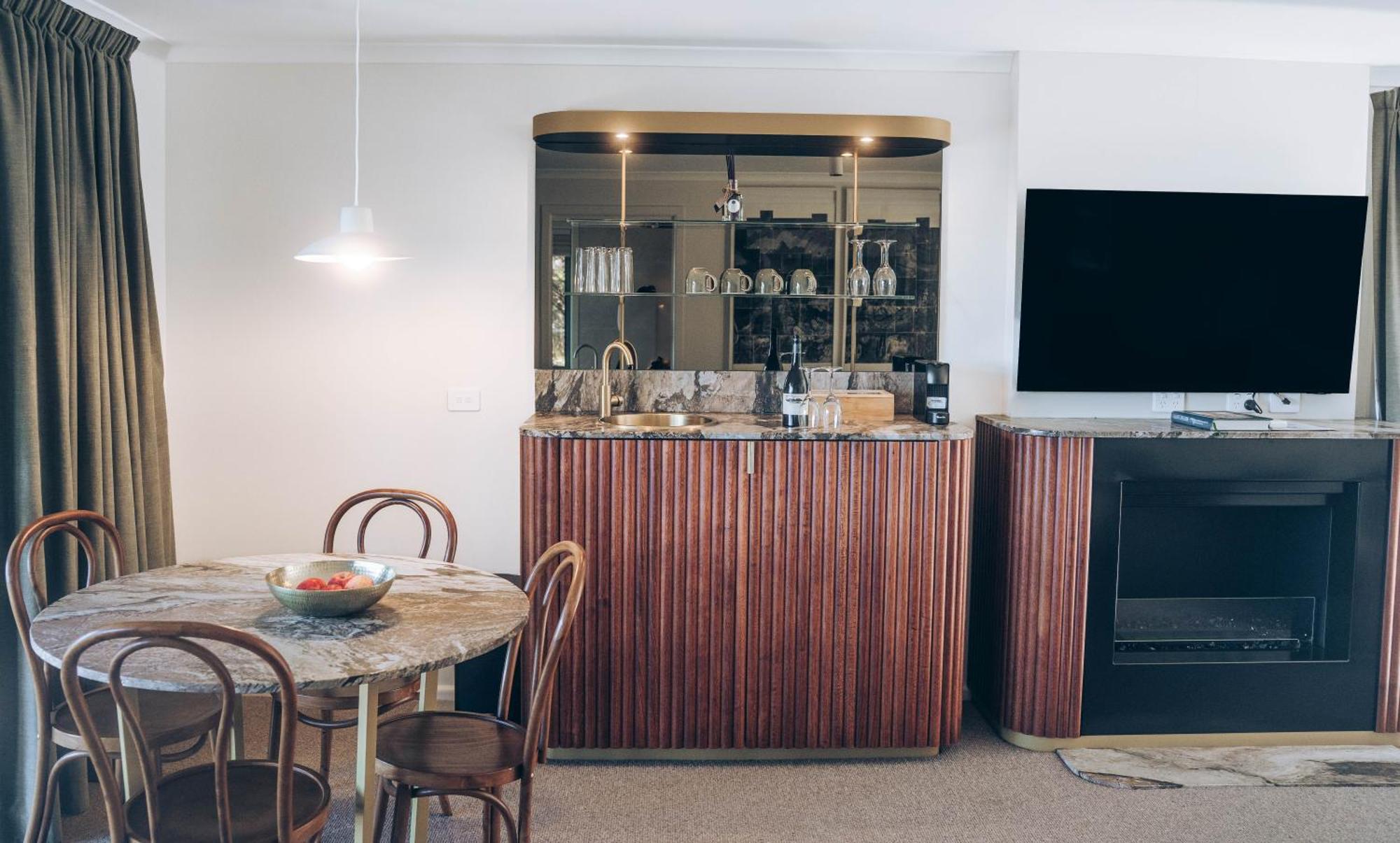 Risby Cove Boutique Hotel สตรอน ภายนอก รูปภาพ