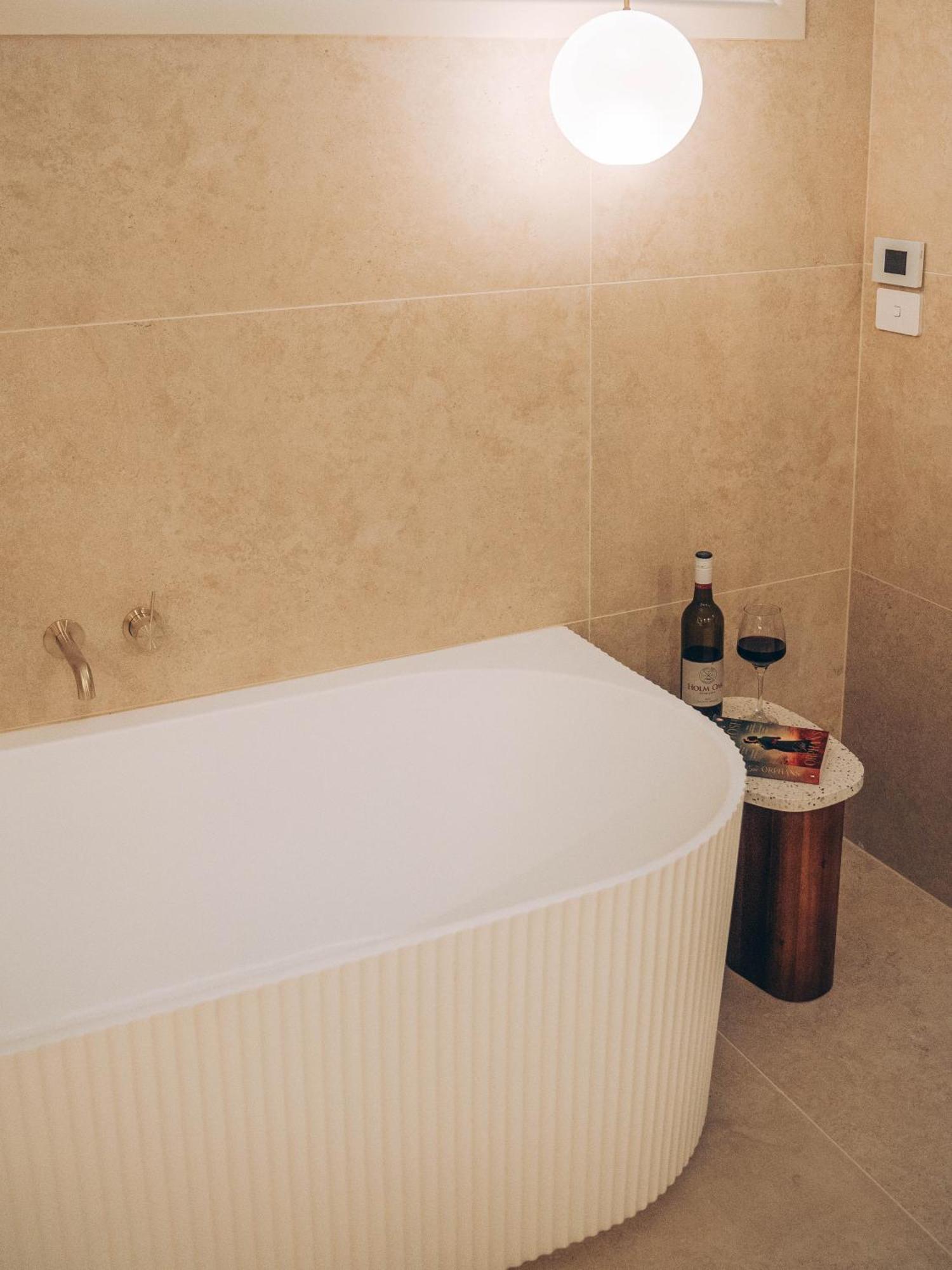 Risby Cove Boutique Hotel สตรอน ภายนอก รูปภาพ
